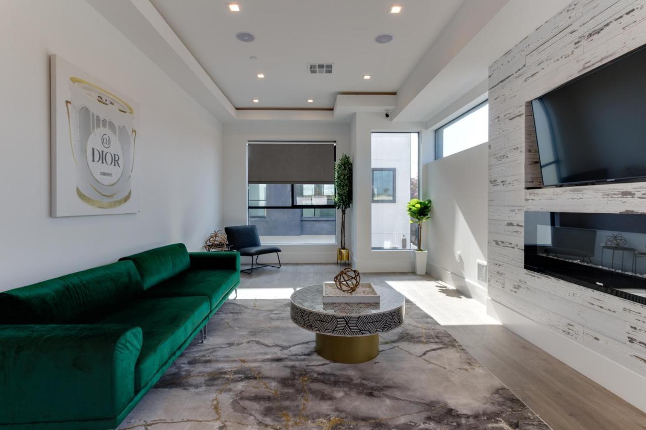 Modern 5 Bedroom Masterpiece With Rooftop Deck Villa Los Angeles