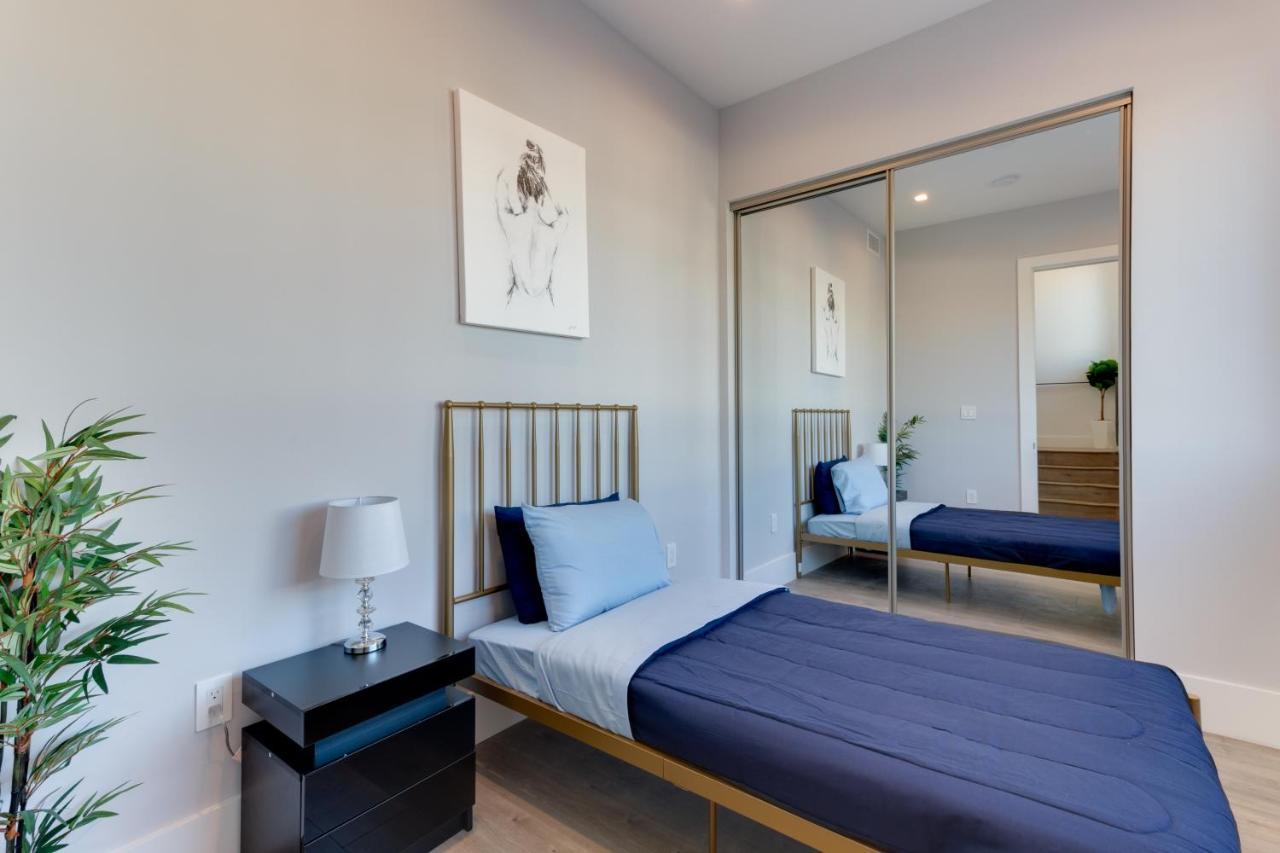 Villa Modern 5 Bedroom Masterpiece With Rooftop Deck *