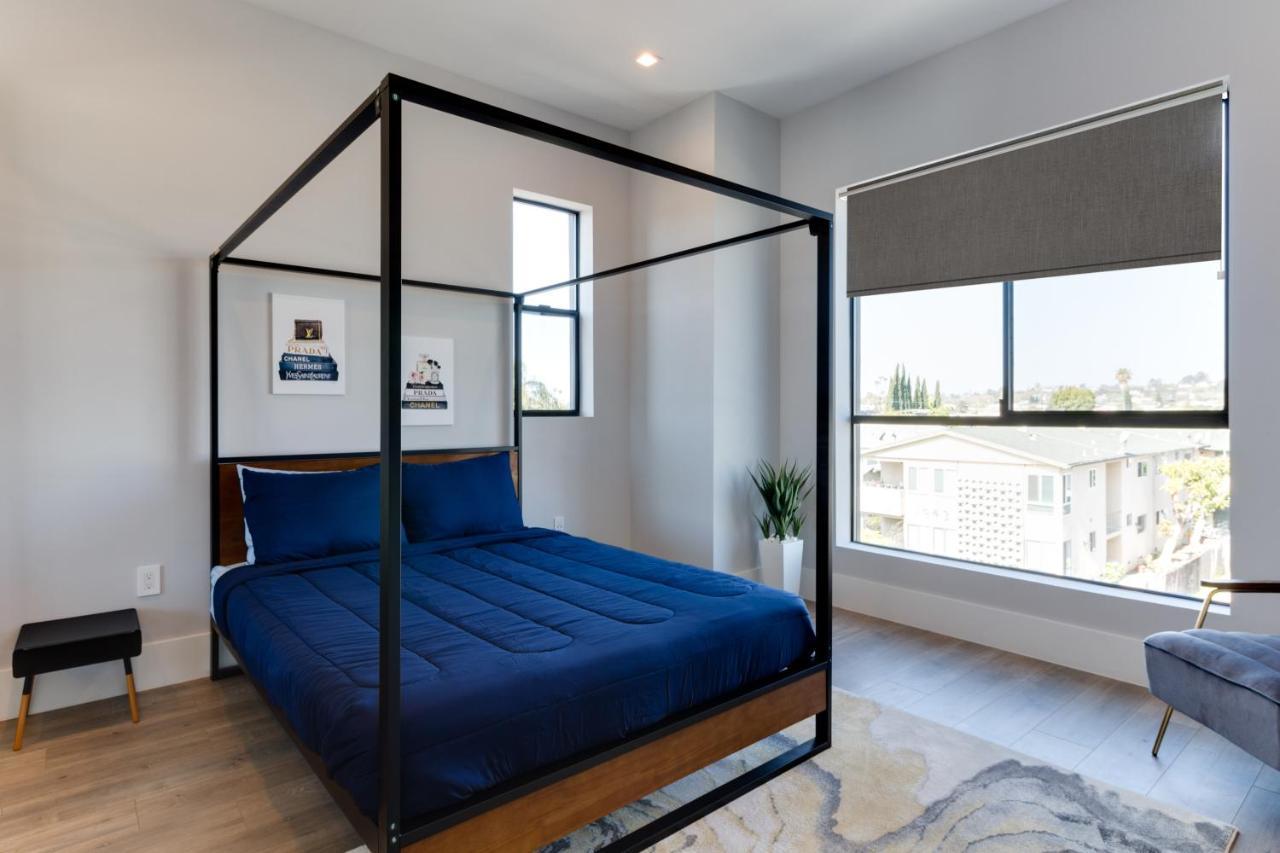 Modern 5 Bedroom Masterpiece With Rooftop Deck Villa *